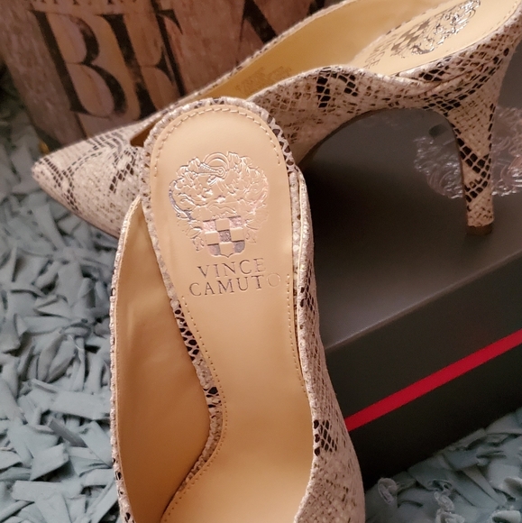 NIB-Vince Camuto Mules - Picture 8 of 8